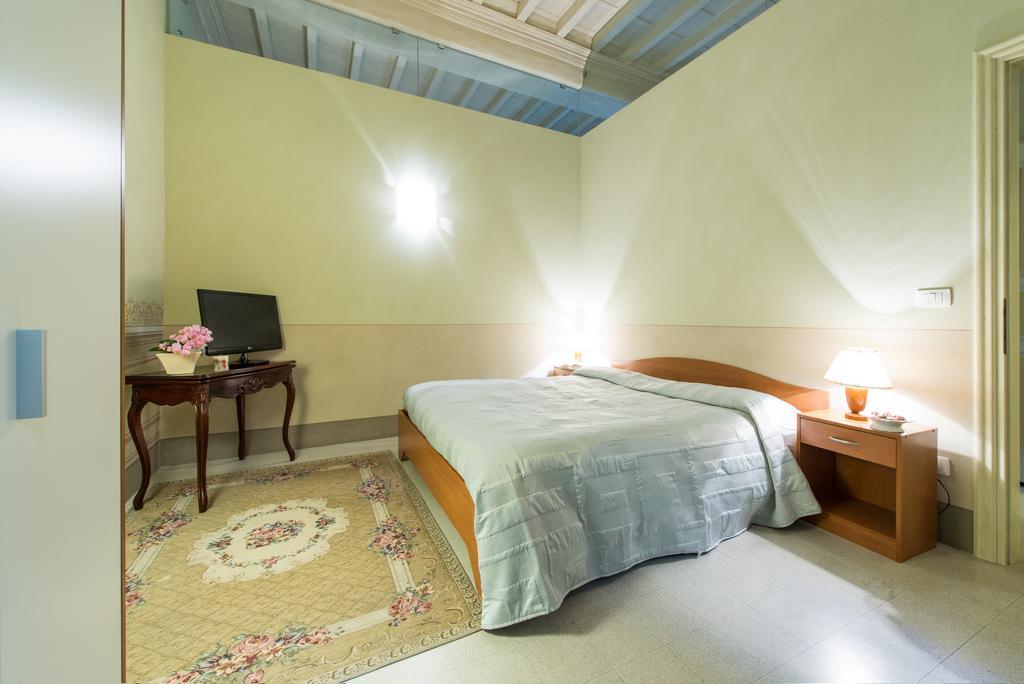 Hotel Altido Palazzo Piazza Mazzini Pescia Zimmer foto