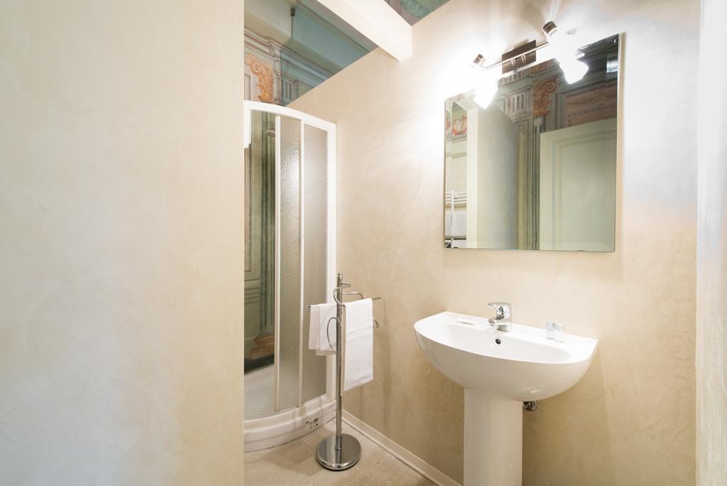 Hotel Palazzo Piazza Mazzini Pescia Zimmer foto